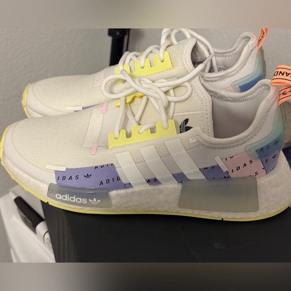 NMD_R1J size 4 1/2 - Picture 6 of 7